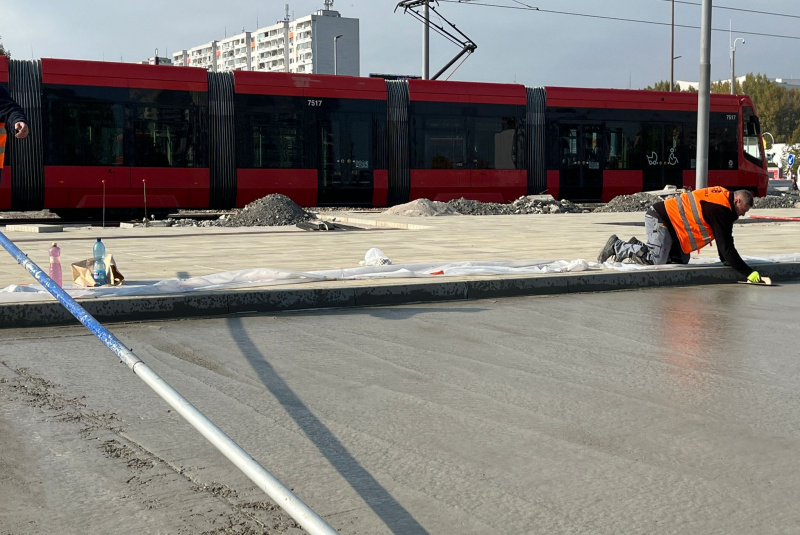 Práve realizujeme / Zastávky mestskej hromadnej dopravy - foto