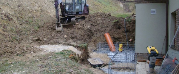 Gabionové múriky pri RD Trenčín