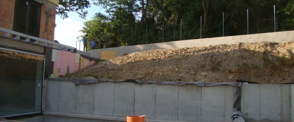 Gabionový plot a obklad RD Stupava